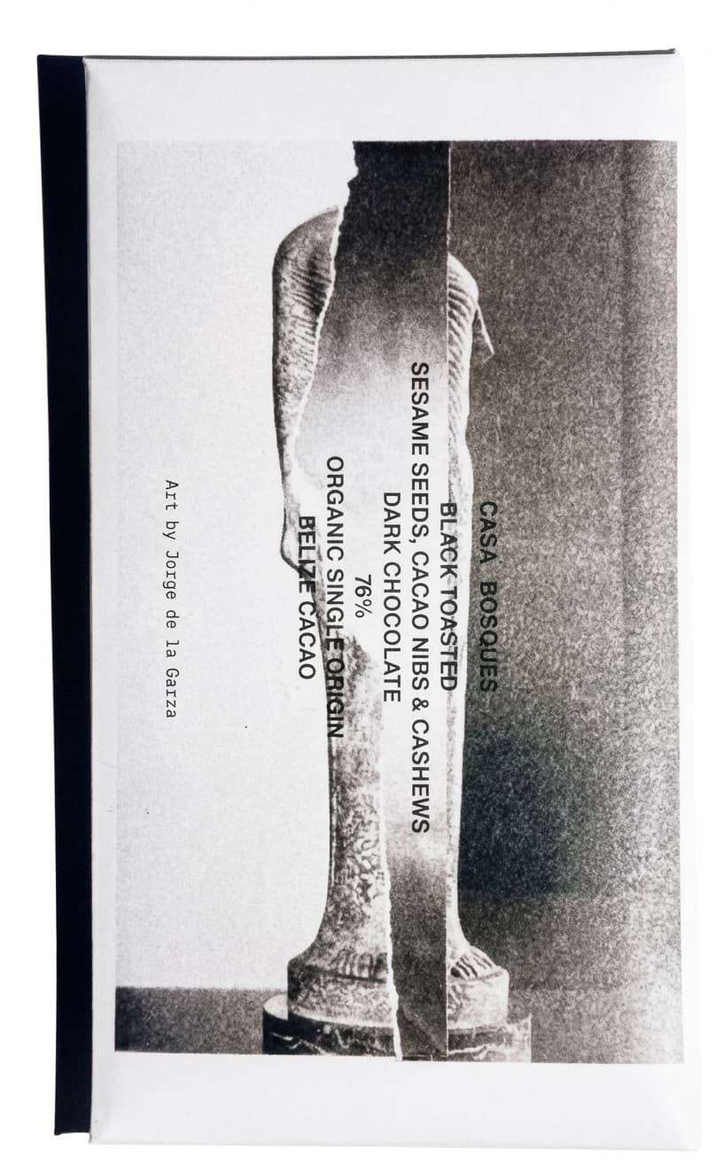 Black Toasted Sesame Seeds, Cacao Nibs & Cashews 76% 76% dark bar packaging by Casa Bosques